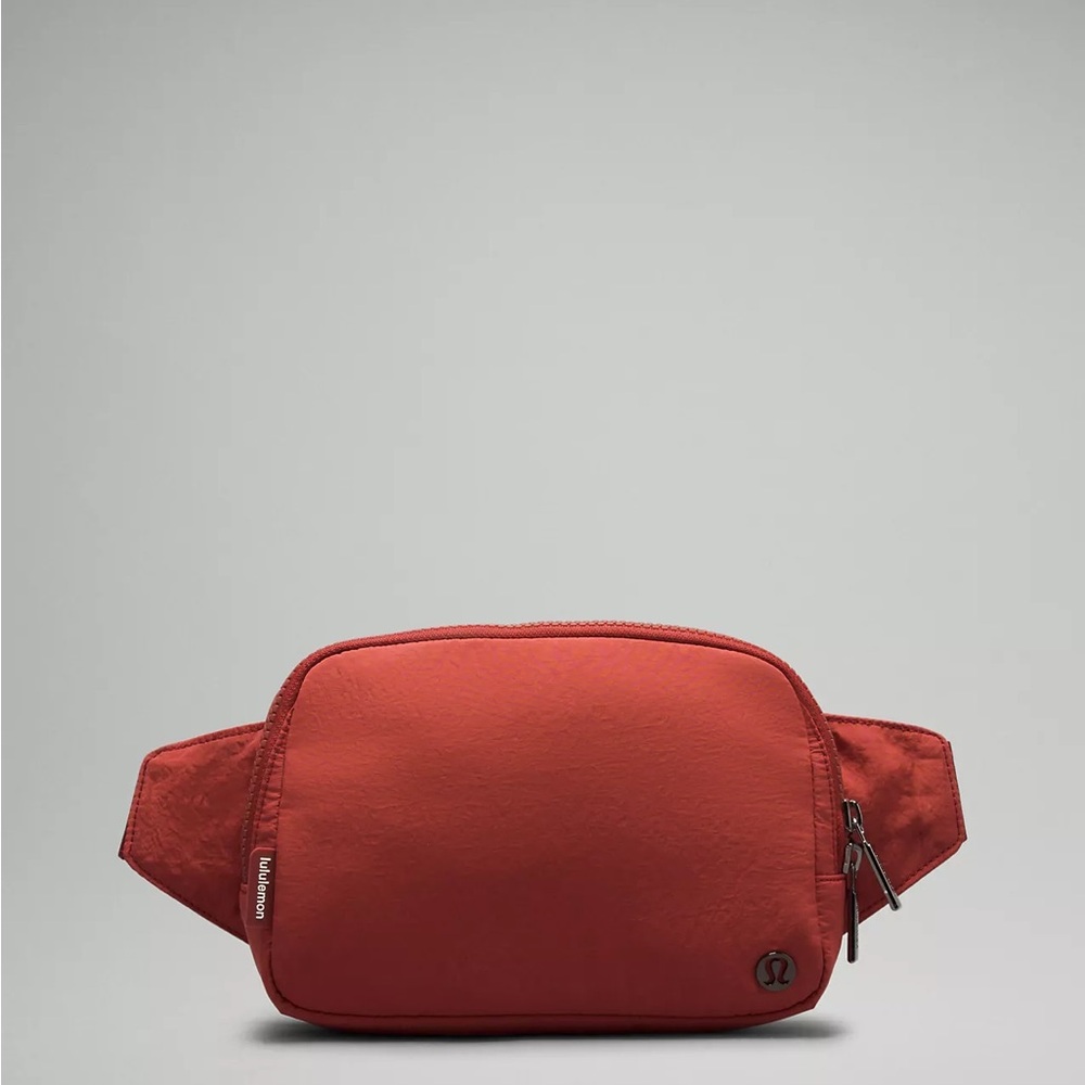 Lululemon Everywhere Belt Bag Large with Long Strap 2L- Magma